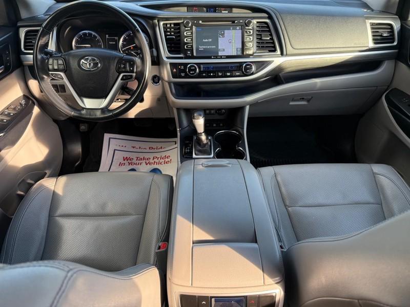 used 2018 Toyota Highlander car, priced at $25,777