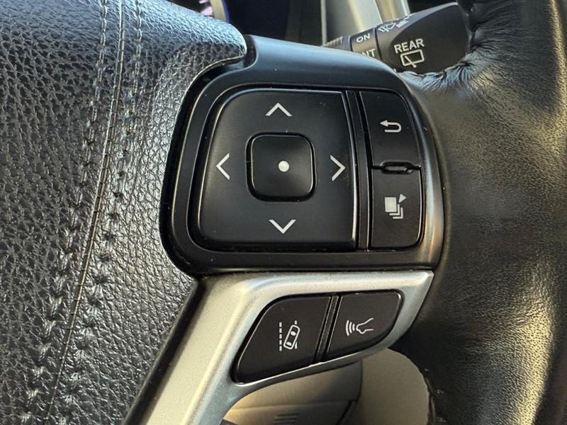 used 2018 Toyota Highlander car, priced at $25,777