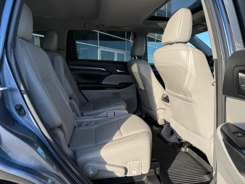 used 2018 Toyota Highlander car, priced at $25,777