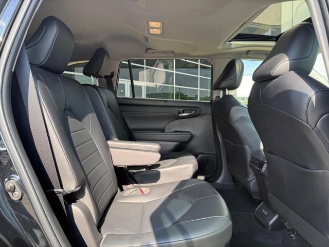 used 2022 Toyota Highlander car, priced at $37,770