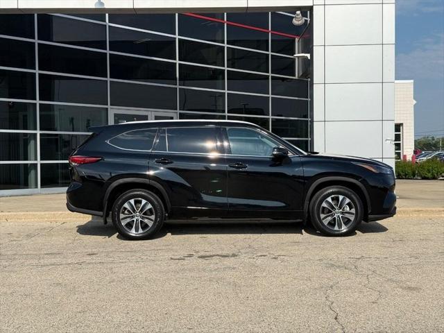 used 2022 Toyota Highlander car, priced at $37,770