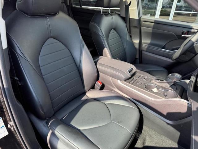 used 2022 Toyota Highlander car, priced at $37,770