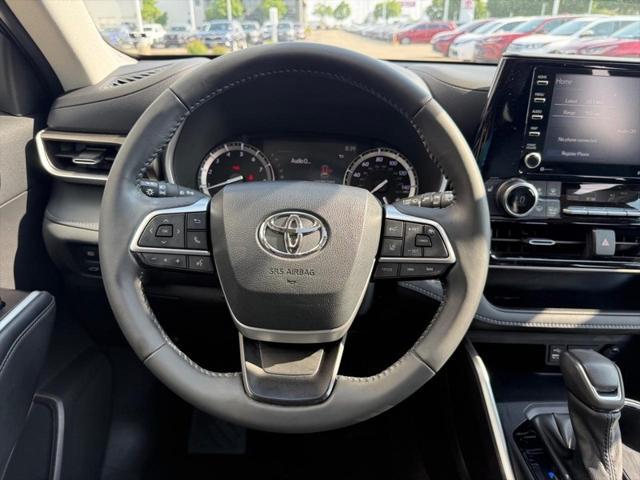 used 2022 Toyota Highlander car, priced at $37,770