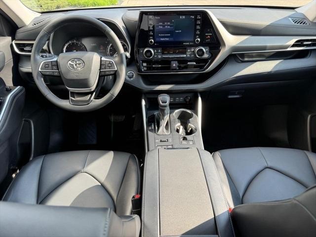 used 2022 Toyota Highlander car, priced at $37,770