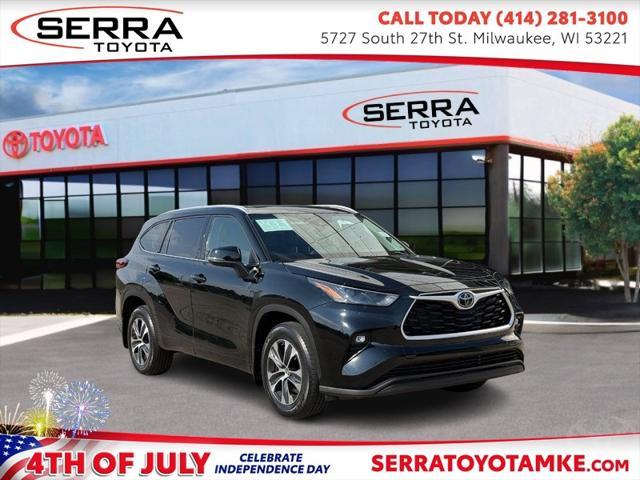 used 2022 Toyota Highlander car, priced at $36,650
