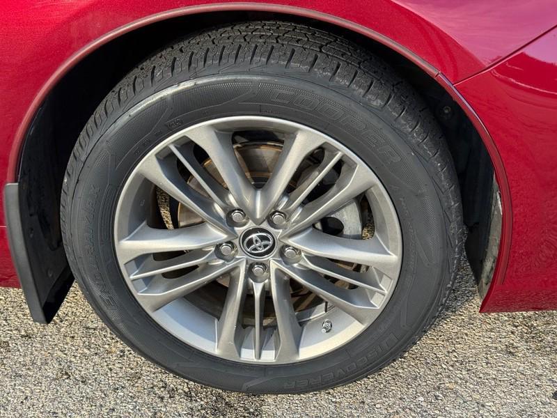 used 2015 Toyota Camry Hybrid car, priced at $14,350