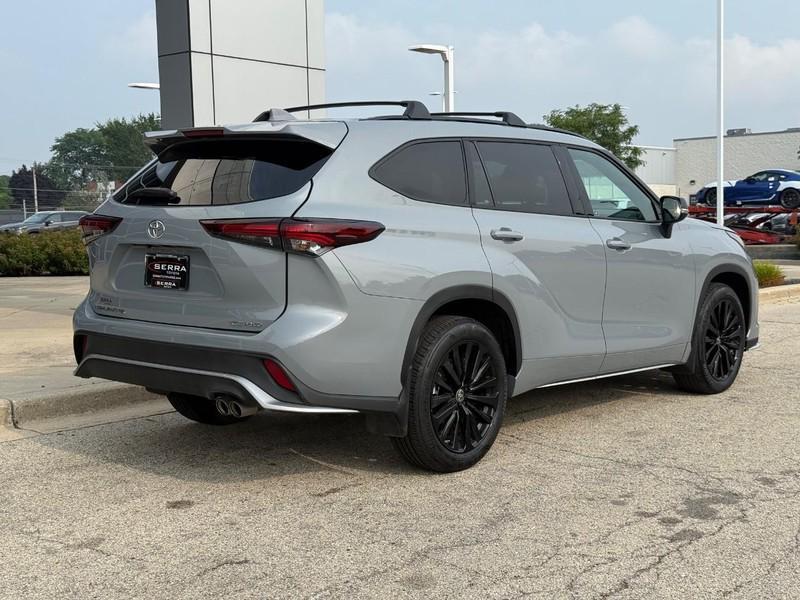 used 2025 Toyota Highlander car, priced at $48,550