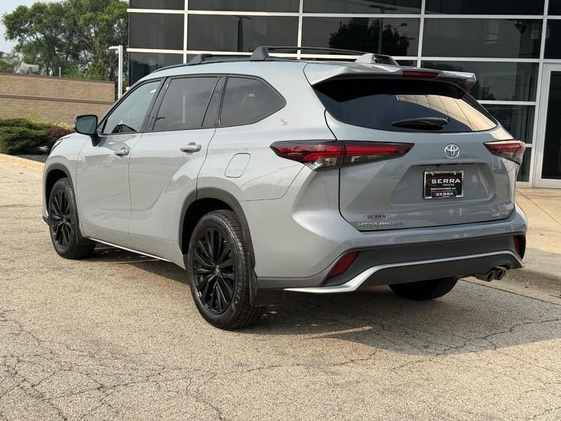 used 2025 Toyota Highlander car, priced at $48,550