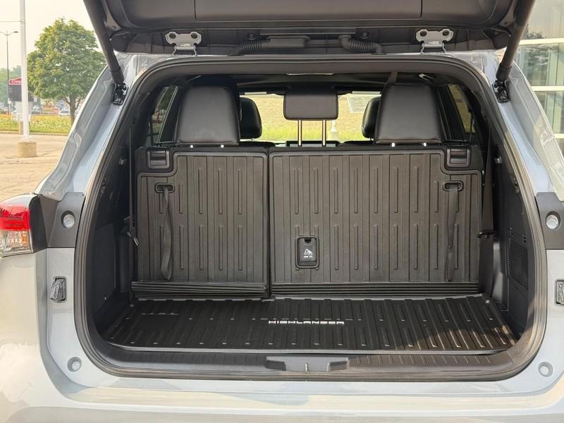 used 2025 Toyota Highlander car, priced at $48,550