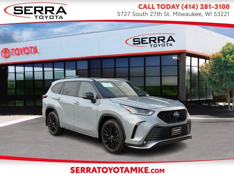 used 2025 Toyota Highlander car, priced at $48,550