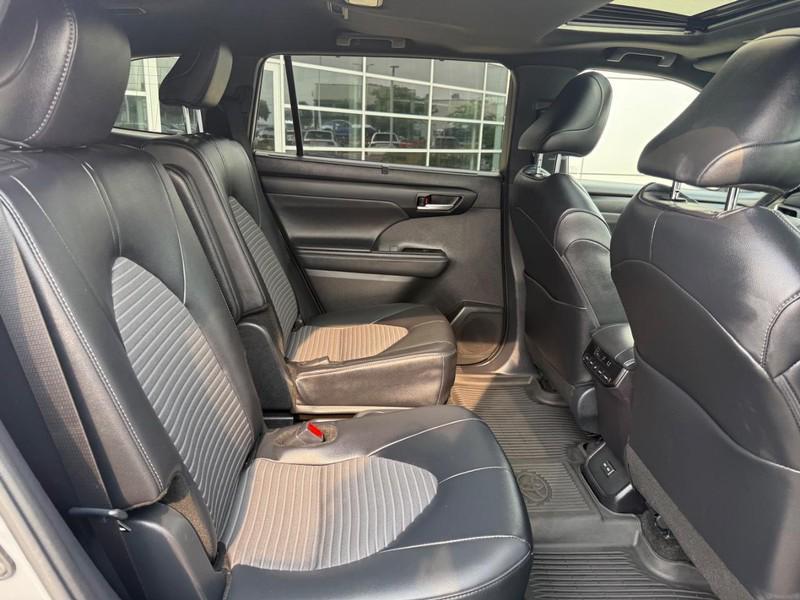 used 2025 Toyota Highlander car, priced at $48,550