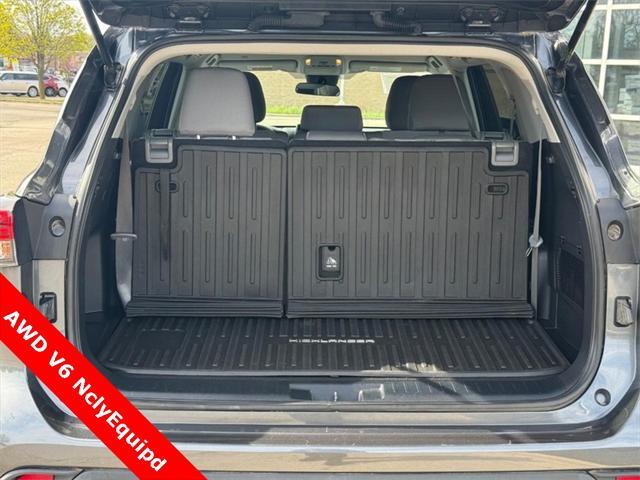 used 2022 Toyota Highlander car, priced at $32,296