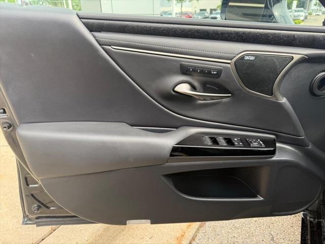 used 2025 Lexus ES 300h car, priced at $50,989
