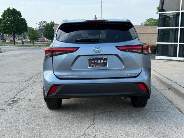 used 2022 Toyota Highlander car, priced at $38,600