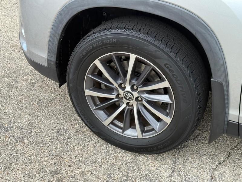 used 2019 Toyota Highlander car, priced at $28,558