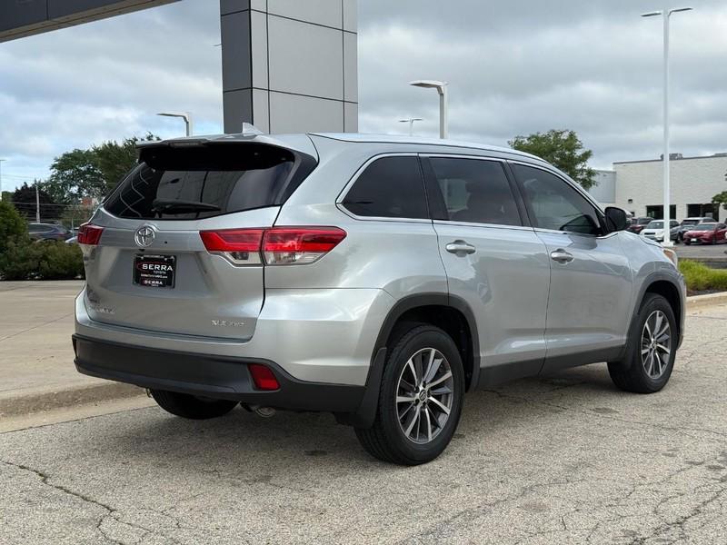 used 2019 Toyota Highlander car, priced at $28,558