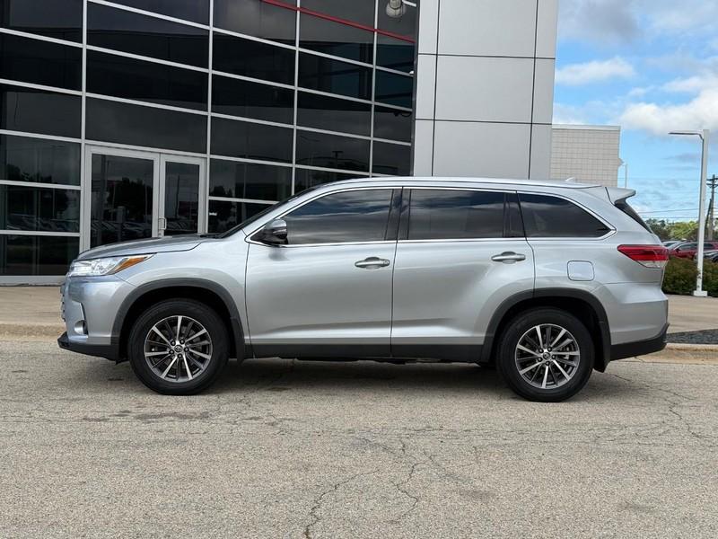 used 2019 Toyota Highlander car, priced at $28,558