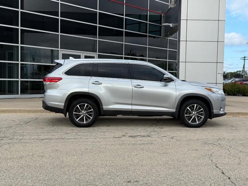 used 2019 Toyota Highlander car, priced at $28,558