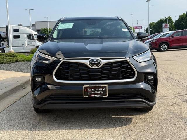 used 2023 Toyota Highlander car, priced at $41,897