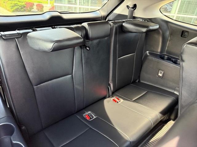 used 2023 Toyota Highlander car, priced at $41,897