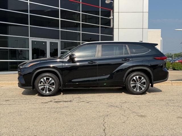 used 2023 Toyota Highlander car, priced at $41,897