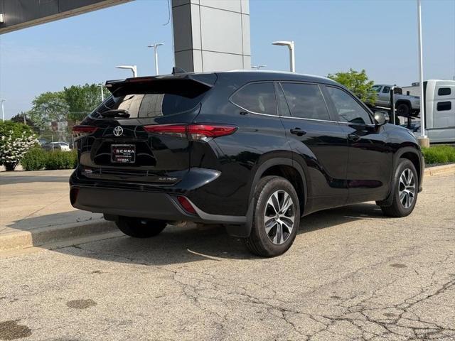 used 2023 Toyota Highlander car, priced at $41,897