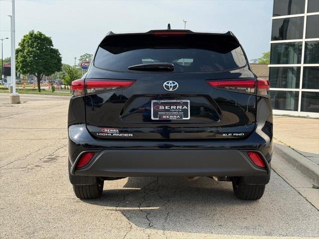 used 2023 Toyota Highlander car, priced at $41,897