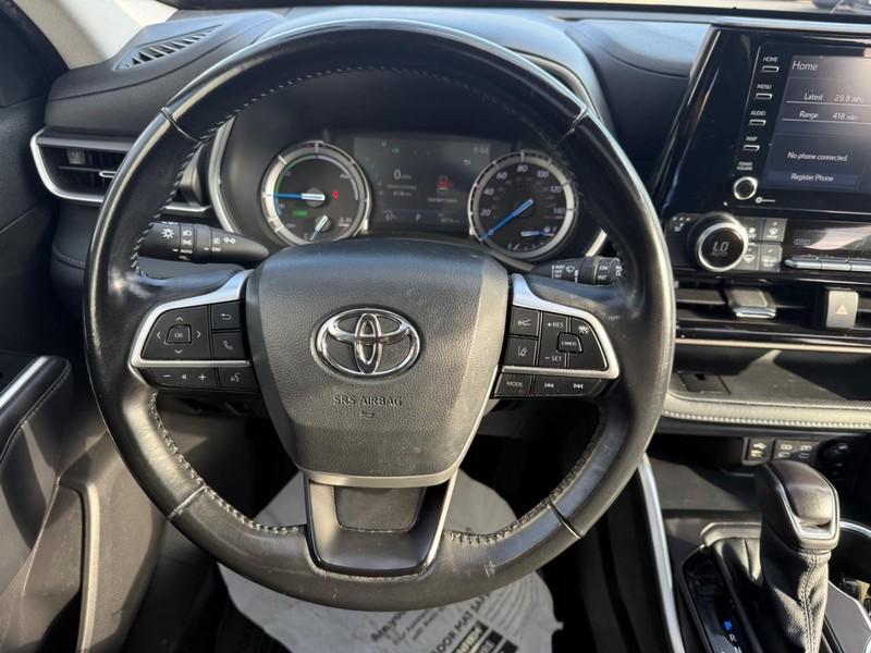 used 2022 Toyota Highlander Hybrid car, priced at $40,098
