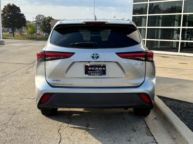 used 2022 Toyota Highlander Hybrid car, priced at $40,098