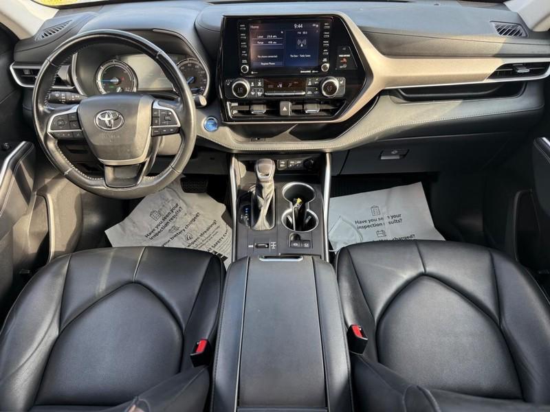 used 2022 Toyota Highlander Hybrid car, priced at $40,098