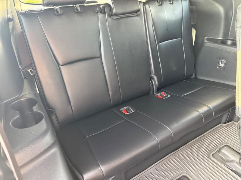 used 2022 Toyota Highlander Hybrid car, priced at $40,098
