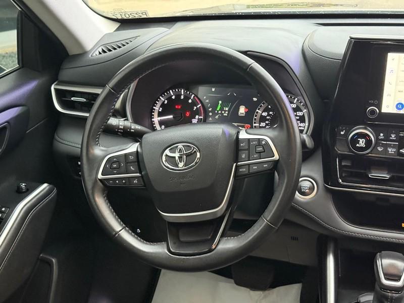 used 2024 Toyota Highlander car, priced at $39,583