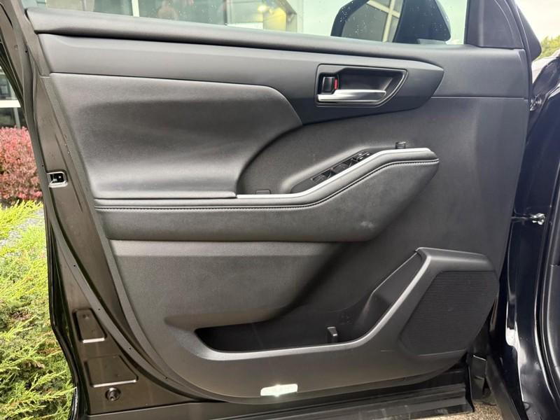 used 2024 Toyota Highlander car, priced at $39,583