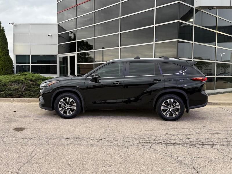 used 2024 Toyota Highlander car, priced at $39,583