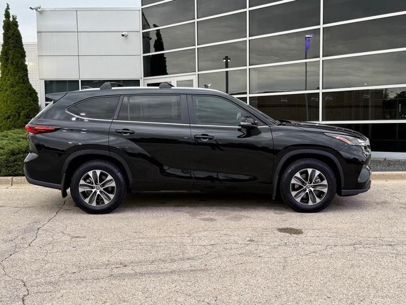used 2024 Toyota Highlander car, priced at $39,583