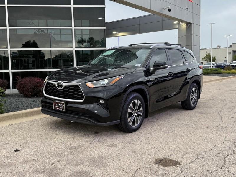 used 2024 Toyota Highlander car, priced at $39,583