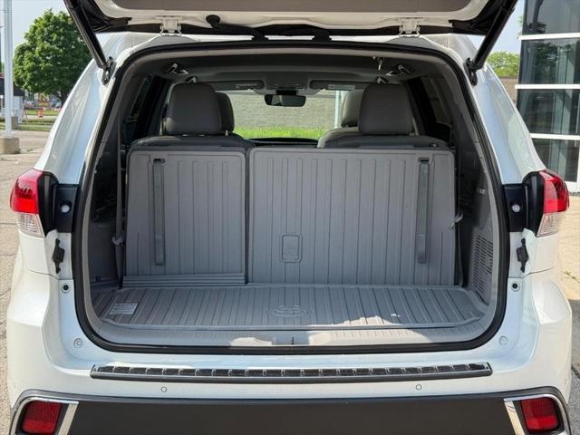 used 2019 Toyota Highlander car, priced at $33,910