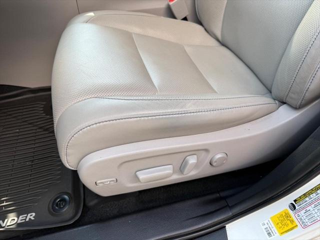 used 2019 Toyota Highlander car, priced at $33,910