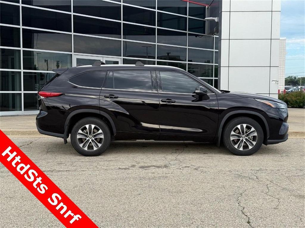 used 2022 Toyota Highlander car, priced at $34,200