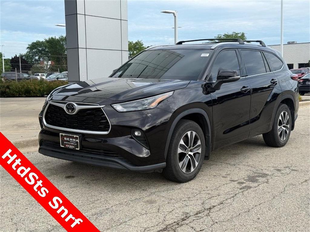 used 2022 Toyota Highlander car, priced at $34,200