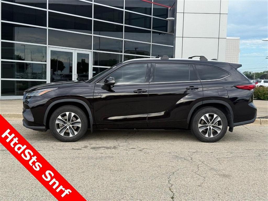 used 2022 Toyota Highlander car, priced at $34,200