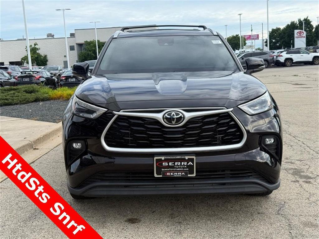 used 2022 Toyota Highlander car, priced at $34,200