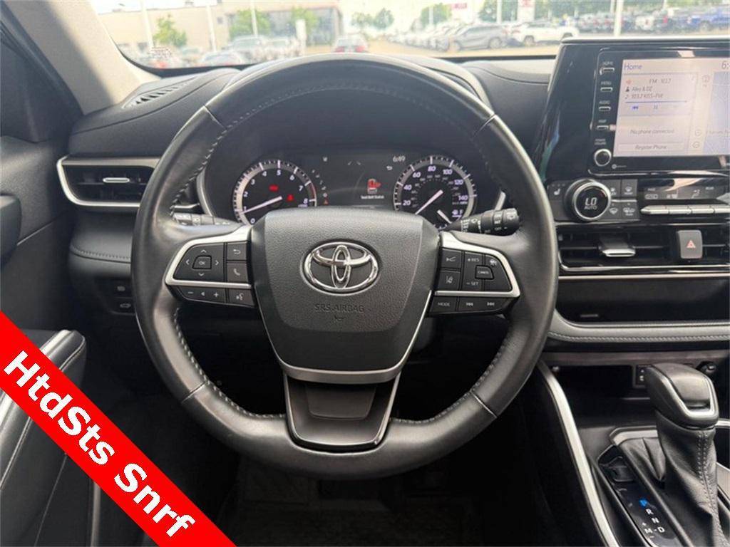 used 2022 Toyota Highlander car, priced at $34,200