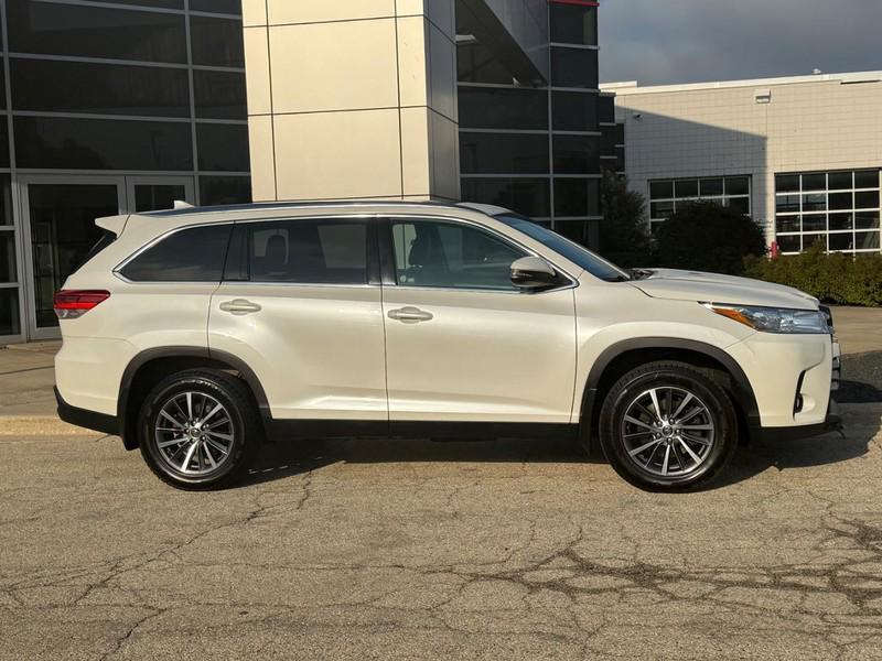 used 2019 Toyota Highlander car, priced at $20,450