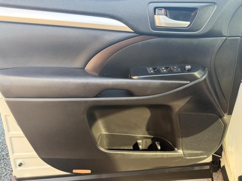 used 2019 Toyota Highlander car, priced at $20,450