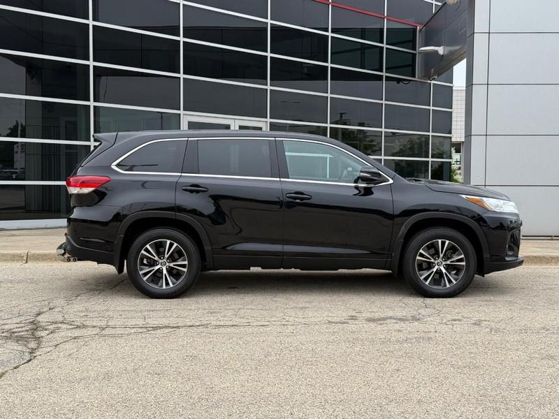 used 2019 Toyota Highlander car, priced at $28,647