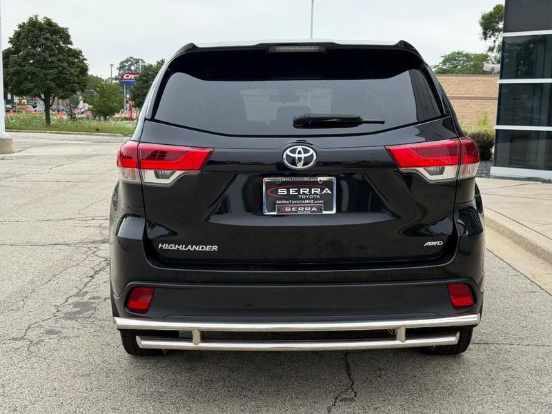 used 2019 Toyota Highlander car, priced at $28,647
