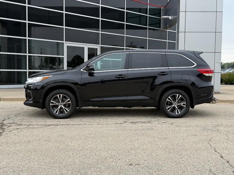 used 2019 Toyota Highlander car, priced at $28,647