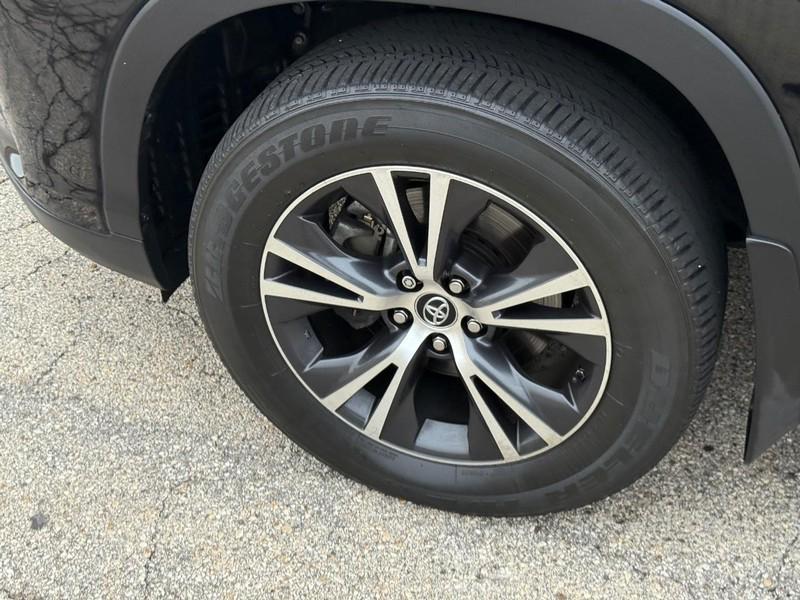 used 2019 Toyota Highlander car, priced at $28,647