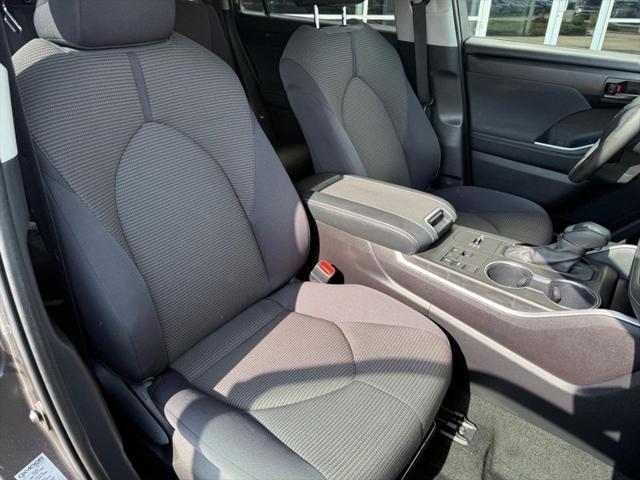 used 2023 Toyota Highlander car, priced at $31,450